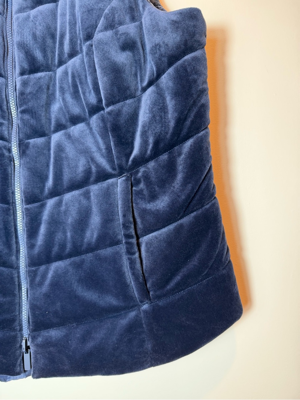 Chico’s Zenergy Navy Blue Velour Reversible Quilted Puffer Vest - Size 3 (XL) - Picture 2 of 10